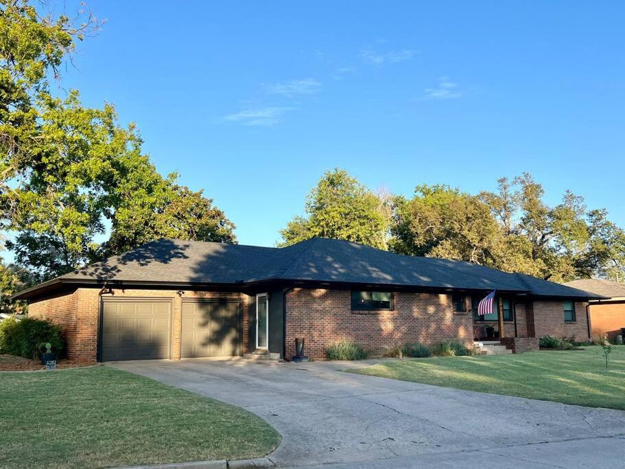 Mid-West Mod - 5Br - Central Norman - Near Ou! Villa Exterior photo